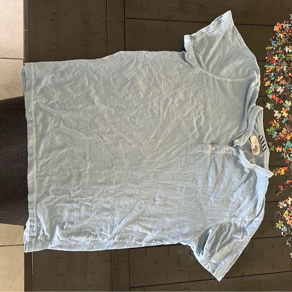1901 Large Teeshirt Casual